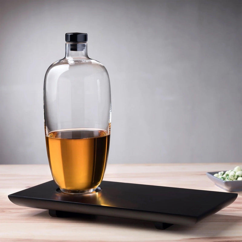 Nude Malt Whisky Bottle with Wooden Tray